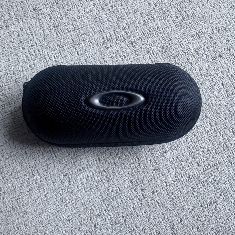 NWT Oakley Unisex Black Hard shell Sunglasses Case